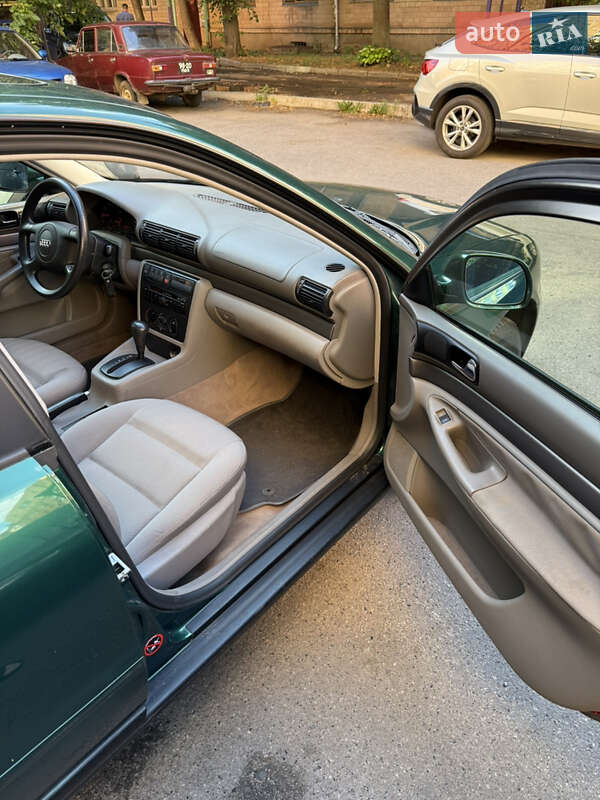 Седан Audi A4 1997 в Харькове