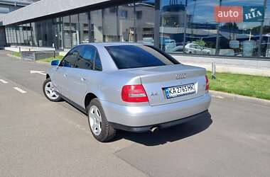 Седан Audi A4 2000 в 