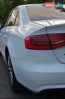 Седан Audi A4 2012 в 
