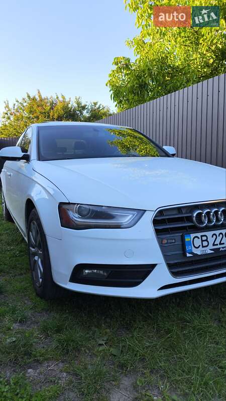 Седан Audi A4 2012 в 