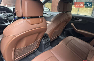Седан Audi A4 2020 в 