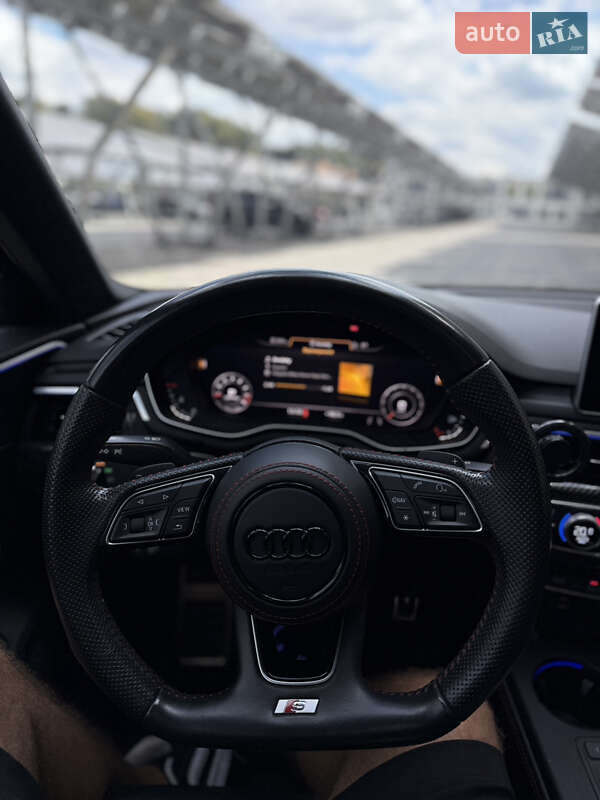 Седан Audi A4 2017 в Львове