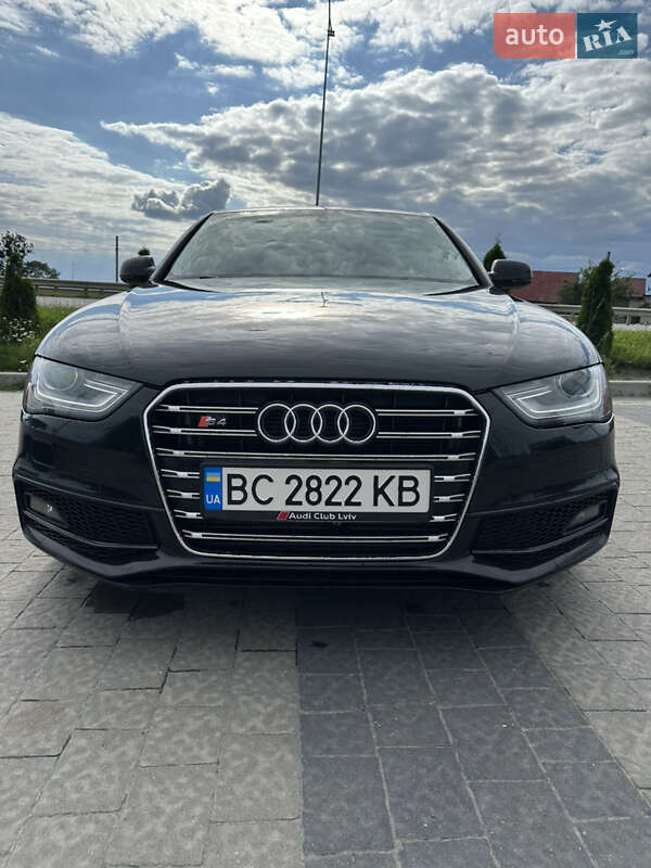 Седан Audi A4 2015 в 