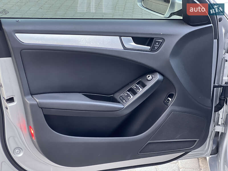 Седан Audi A4 2013 в Ивано-Франковске