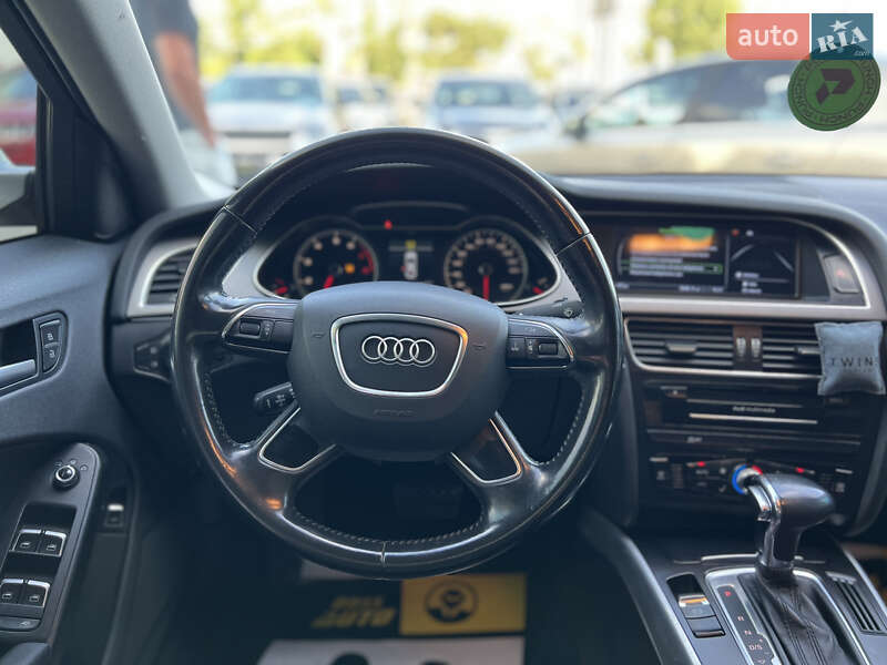 Седан Audi A4 2013 в Ивано-Франковске