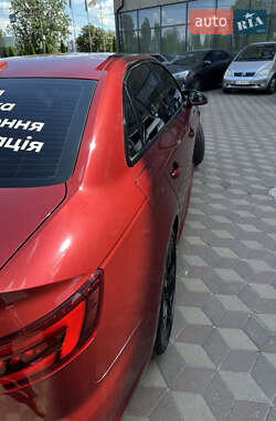 Седан Audi A4 2017 в 