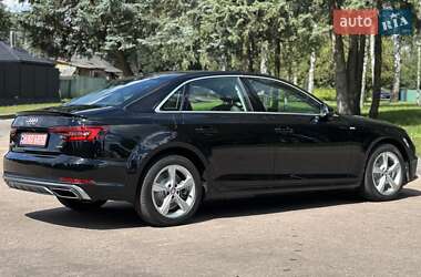 Седан Audi A4 2019 в 