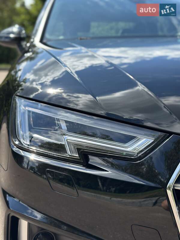 Седан Audi A4 2019 в Киеве