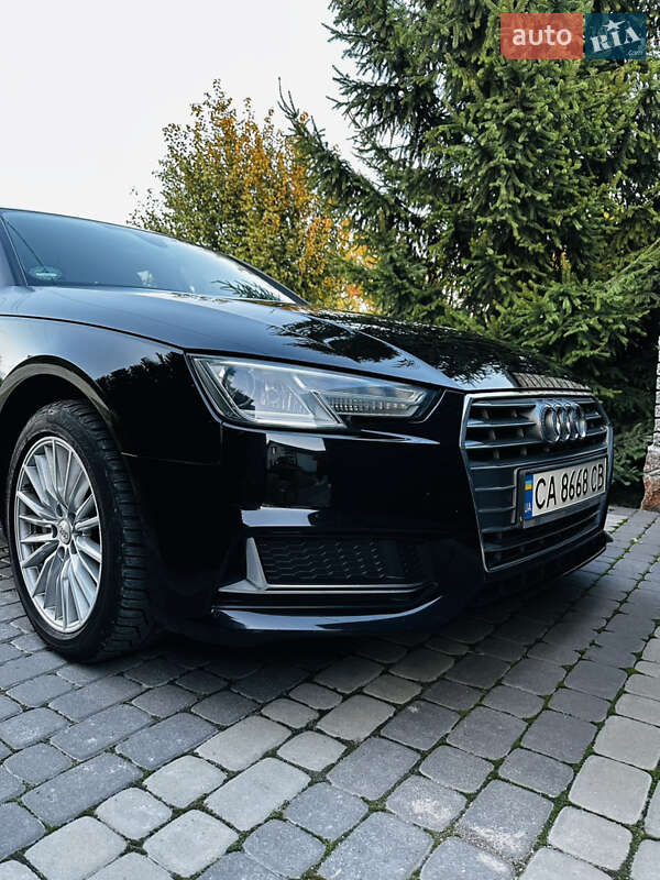 Універсал Audi A4 2018 в 