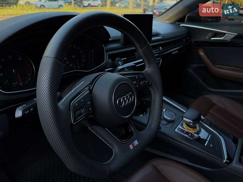 Седан Audi A4 2017 в Киеве