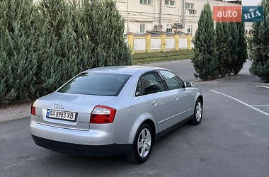 Седан Audi A4 2004 в 