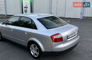 Седан Audi A4 2004 в 