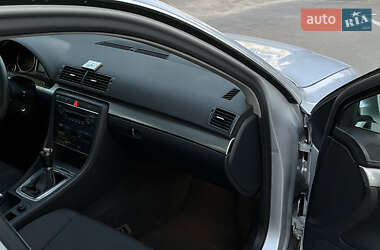 Седан Audi A4 2004 в 