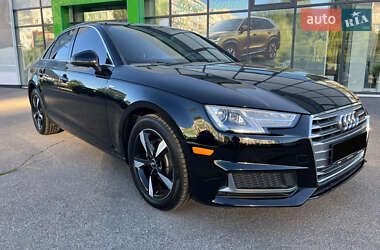 Седан Audi A4 2019 в 