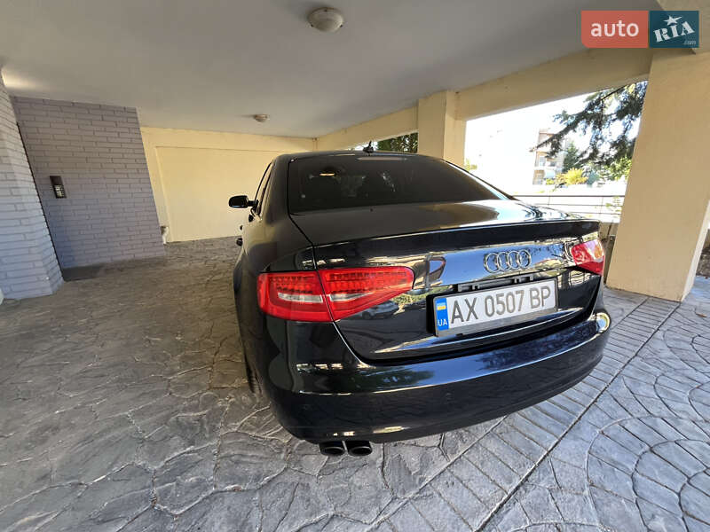 Седан Audi A4 2013 в Черновцах