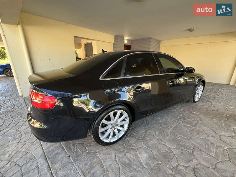 Седан Audi A4 2013 в Черновцах
