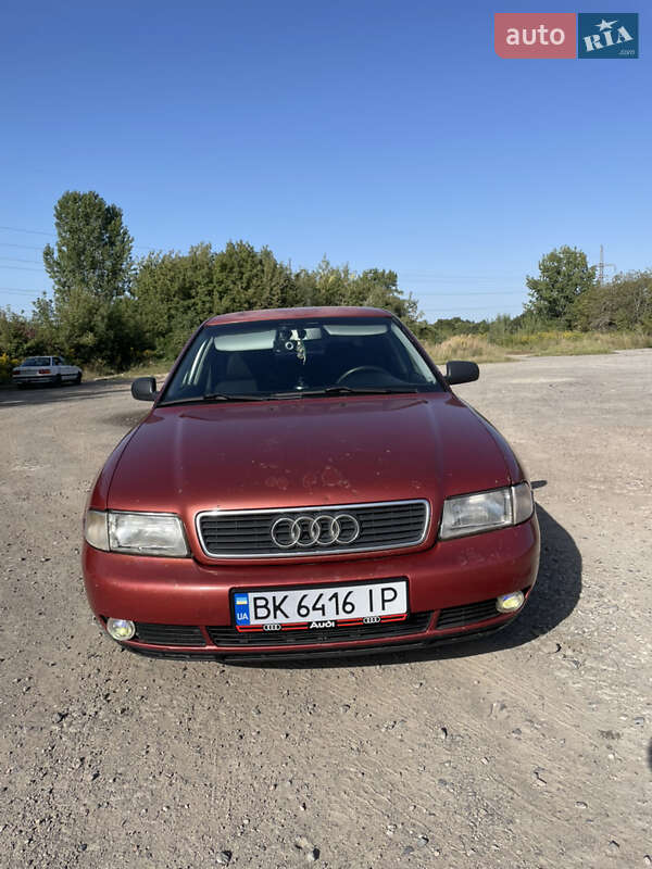 Седан Audi A4 1996 в 