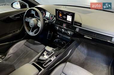 Седан Audi A4 2021 в 