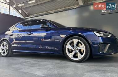 Седан Audi A4 2021 в 