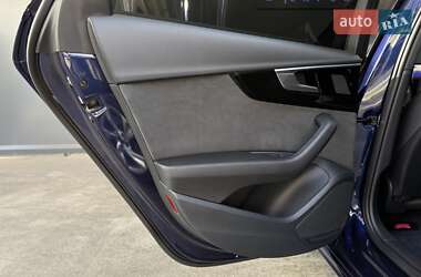 Седан Audi A4 2021 в 