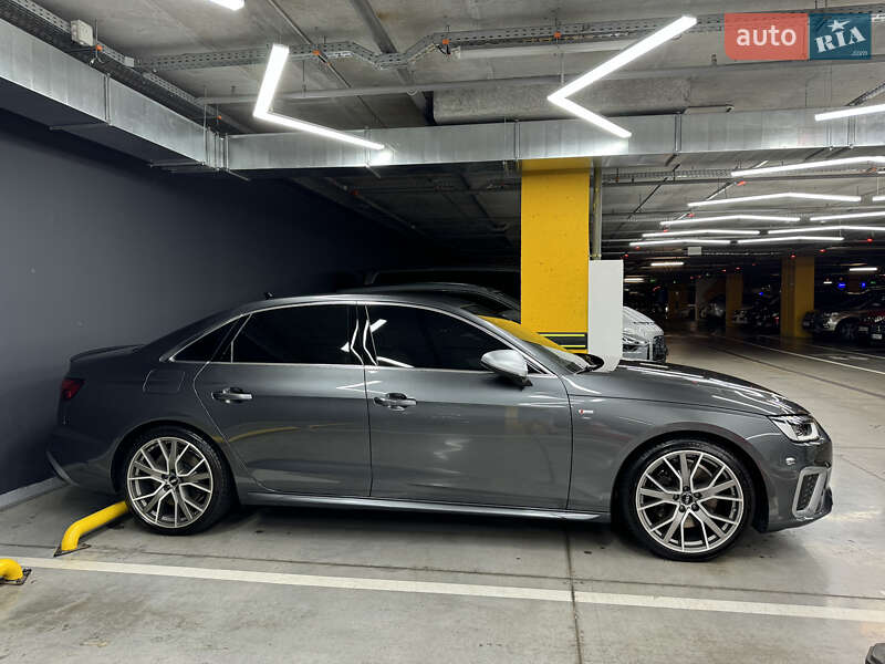 Седан Audi A4 2023 в Киеве