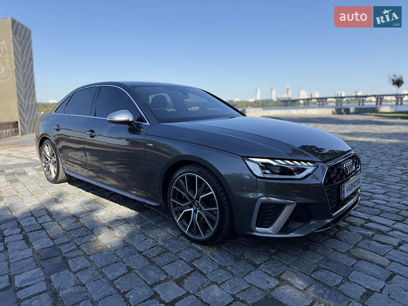 Седан Audi A4 2023 в Киеве