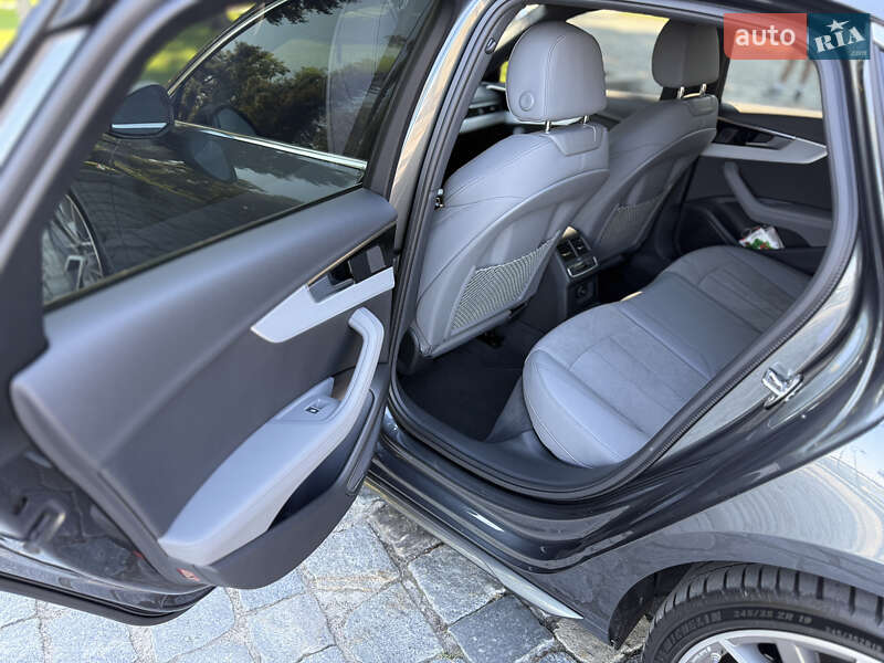 Седан Audi A4 2023 в Киеве