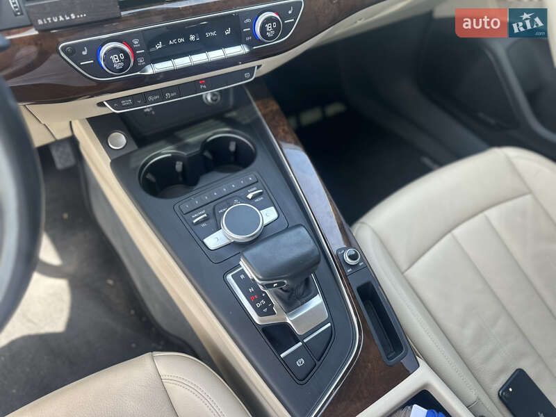 Седан Audi A4 2018 в Львове