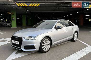 Седан Audi A4 2015 в 