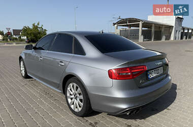 Седан Audi A4 2014 в 