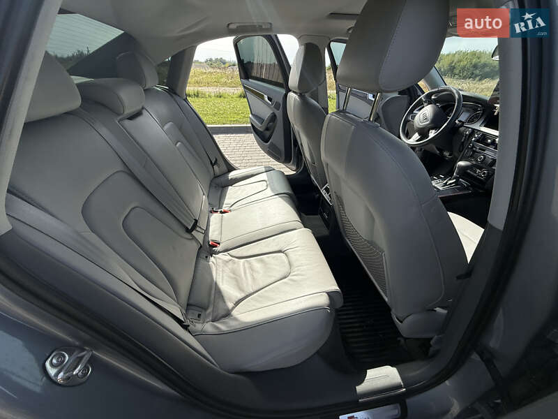 Седан Audi A4 2014 в Городке