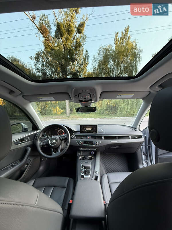 Седан Audi A4 2018 в Полтаве
