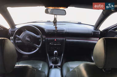 Седан Audi A4 2000 в 