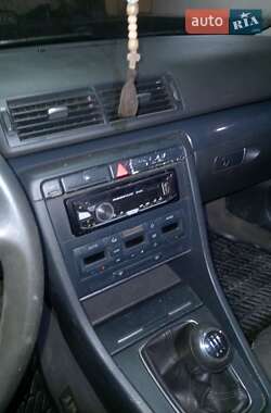 Седан Audi A4 2004 в Харькове