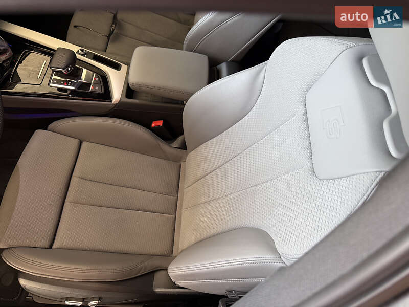 Седан Audi A4 2023 в Киеве