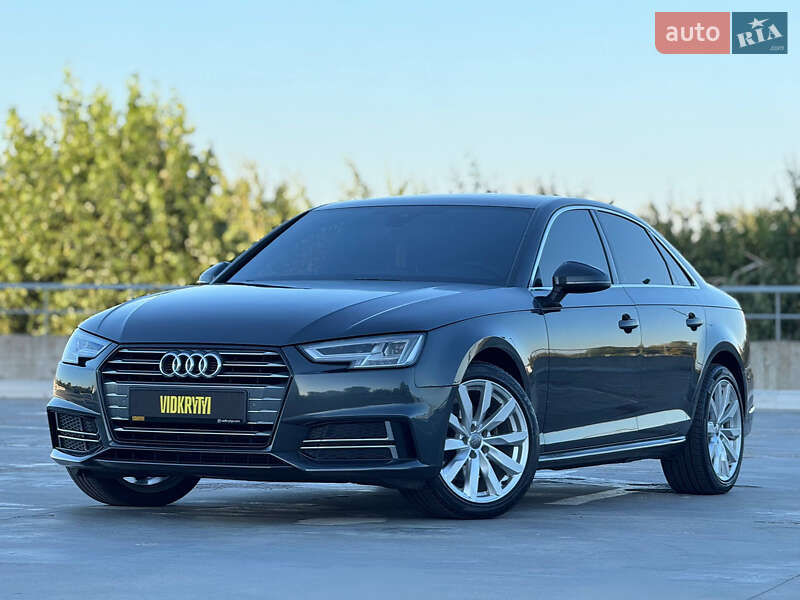 Седан Audi A4 2018 в 