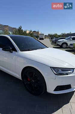 Седан Audi A4 2017 в 