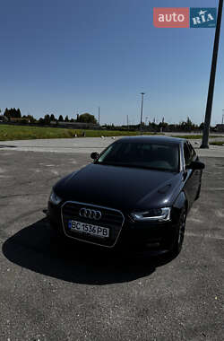 Седан Audi A4 2012 в Львові