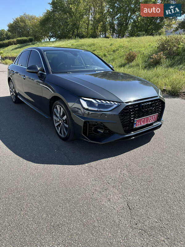 Седан Audi A4 2021 в Киеве