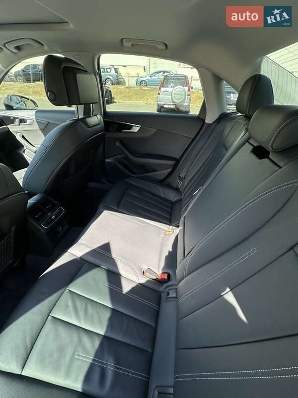 Седан Audi A4 2021 в Киеве
