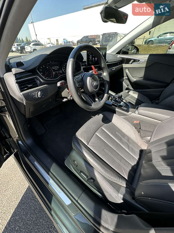 Седан Audi A4 2021 в Киеве