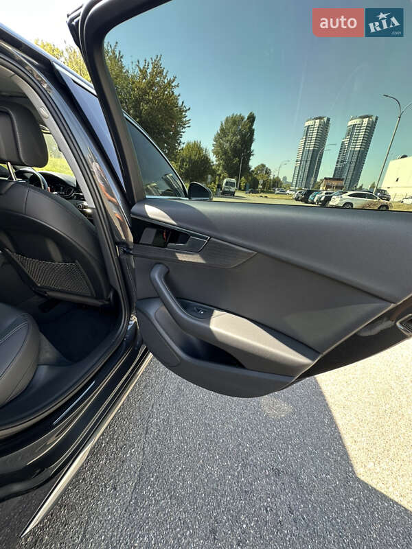 Седан Audi A4 2021 в Киеве