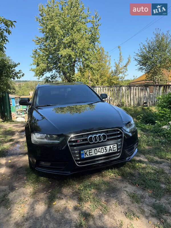 Универсал Audi A4 2012 в 