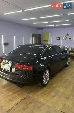 Седан Audi A4 2014 в Киеве