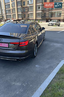 Седан Audi A4 2017 в 