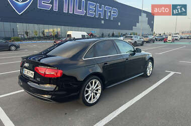 Седан Audi A4 2015 в 