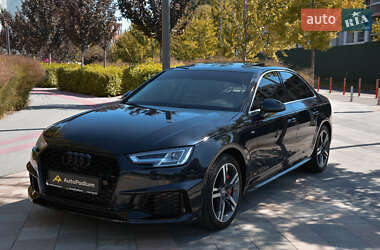Седан Audi A4 2017 в 