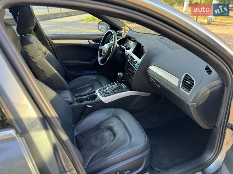 Седан Audi A4 2011 в Сарате
