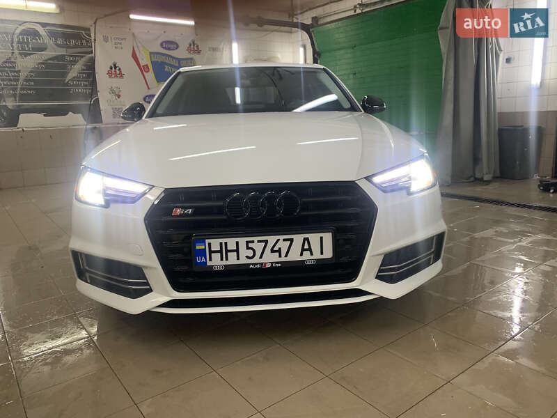 Audi A4 2018