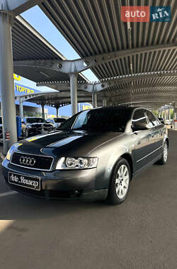 Седан Audi A4 2001 в 